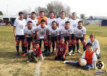 Atlético Quenumá ganó y quedó como único escolta