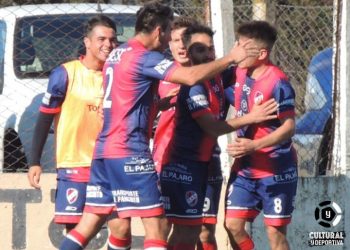 Quenumá aprovechó el empate de Deportivo y se puso a tres puntos