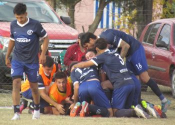 Unión Deportiva es el único líder del Apertura