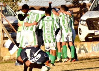 Jorge Newbery acaricia el campeonato