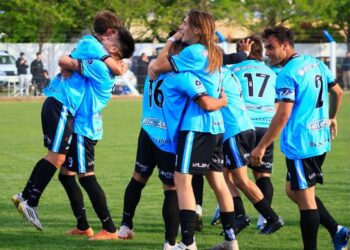 El Ceibo ganó el clásico y alcanzó a Deportivo