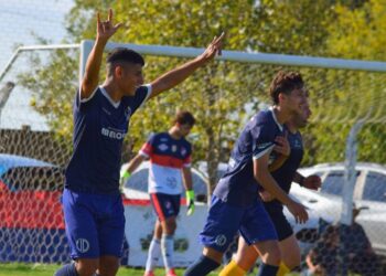 Unión continúa liderando el Apertura