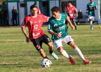 Newbery empató con Roberts y se emparejó el Apertura