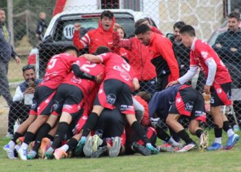Roberts quedó como único líder del Apertura