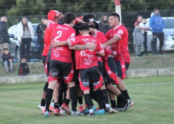 Roberts sigue liderando el Apertura