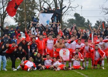 Deportivo Garré ganó el clásico y lidera el Clausura