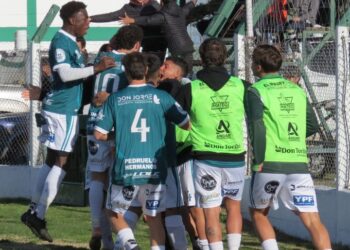 Jorge Newbery sigue en lo más alto